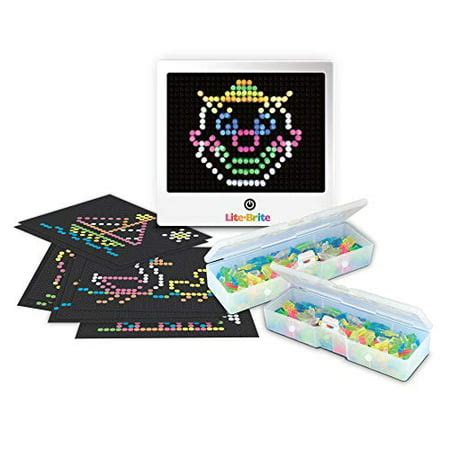 Discover the art of light with the 326-piece Lite Brite magic screen advanced set